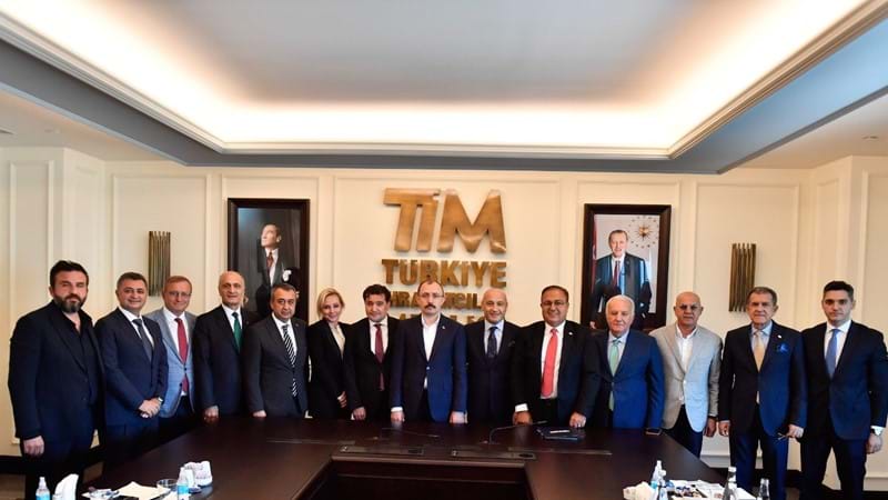 Ticaret Bakanı Dr. Mehmet Muş, TİM Yönetim Kurulu İle Bir Araya Geldi